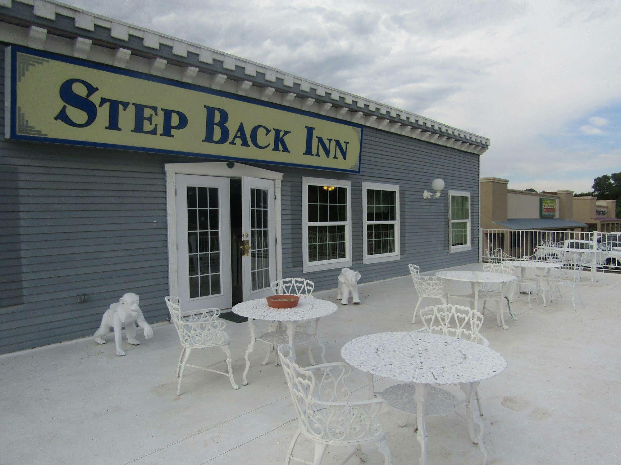 Step Back Inn Aztec Exterior photo